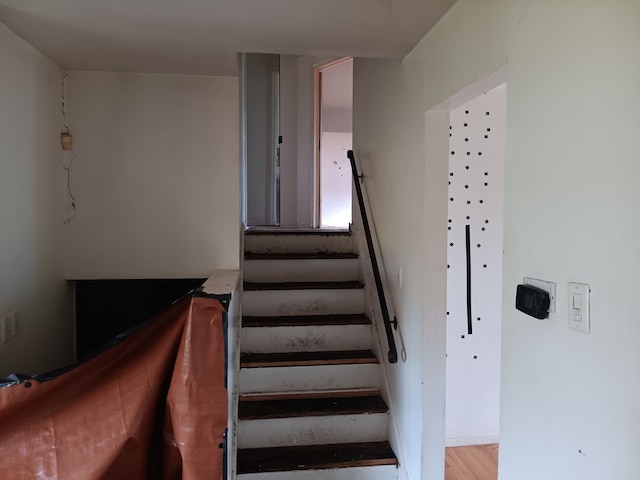 3508 Easthampton Dr, Flint, MI 48503 - view of stairway