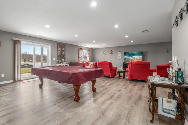 playroom with light wood-type flooring, recessed lighting, billiards, and visible vents