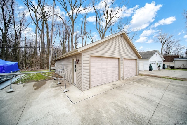 view of detached garage