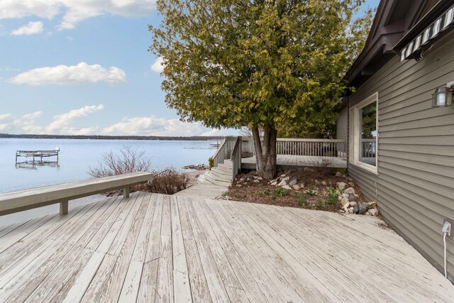 1137 Crystal Dr, Frankfort, MI 49635