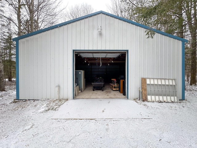 view of detached garage