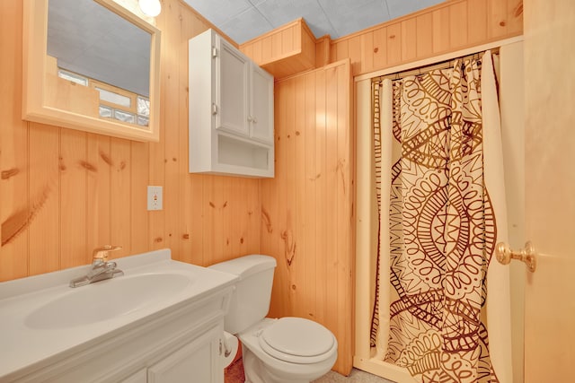 4423 Groveland Ave, Royal Oak, MI 48073 - full bath featuring toilet, wooden walls, and vanity
