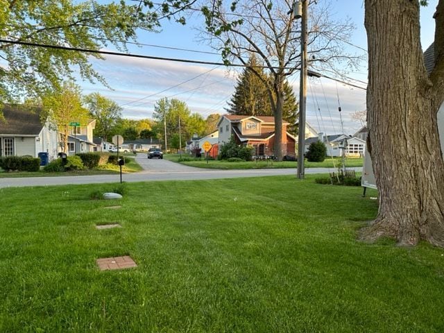 view of yard with a residential view