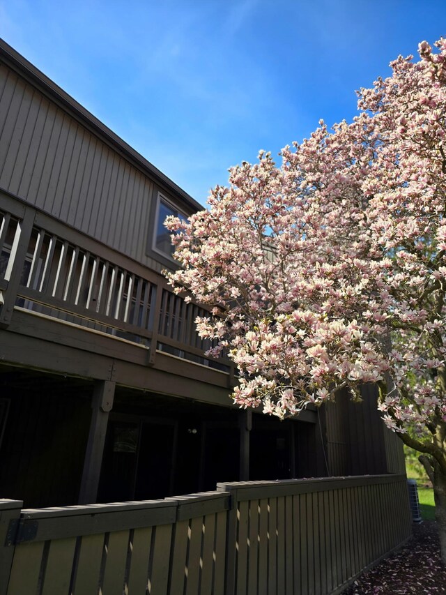 view of home's exterior