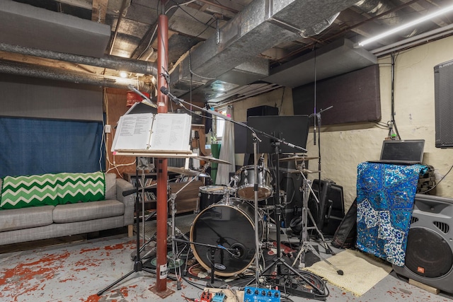 view of unfinished basement