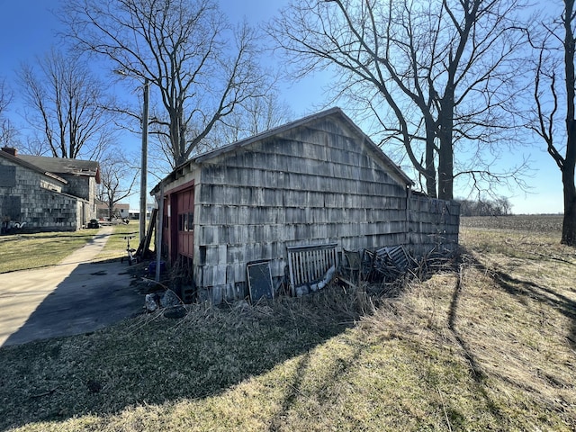 view of outdoor structure featuring an outdoor structure