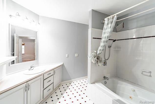 22105 Ridgeway St, Saint Clair Shores, MI 48080 - photo 18