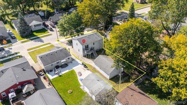 22105 Ridgeway St, Saint Clair Shores, MI 48080 - photo 22
