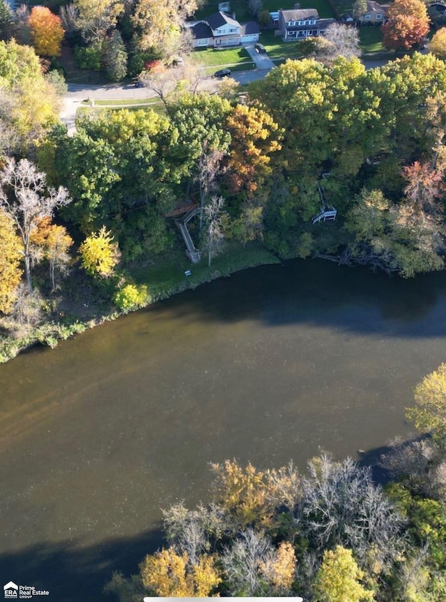 501 Dutch Mill Dr, Flushing, MI 48433 - aerial view of property and surrounding area featuring a large body of water