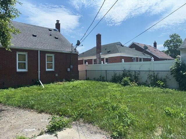 19533 Barlow St, Detroit, MI 48205 - view of yard