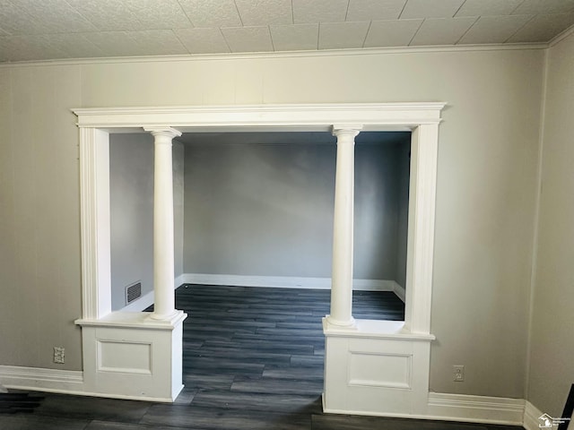 1073-1075 Morrell St, Detroit, MI 48209 - details featuring ornamental molding, baseboards, wood finished floors, and visible vents