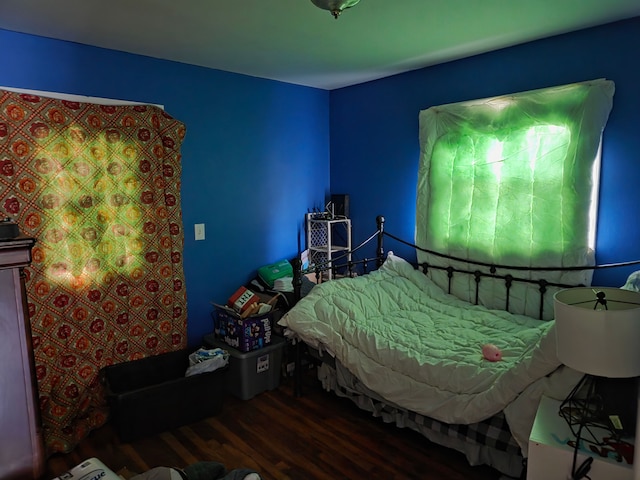 2046 Stieber St, Westland, MI 48186 - bedroom featuring wood finished floors