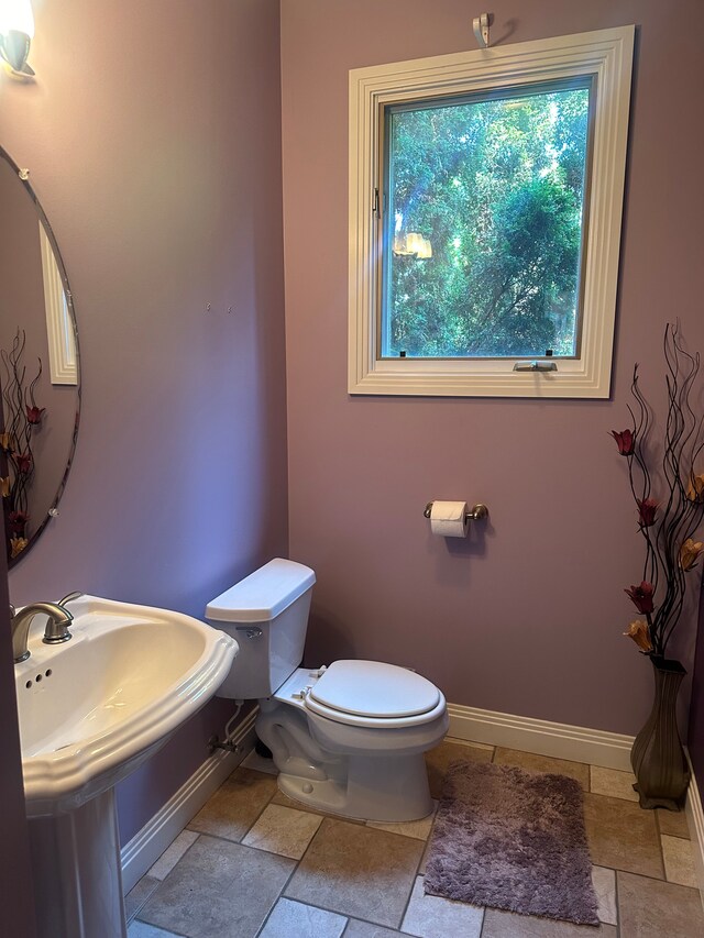 5238 Windmill Dr, Troy, MI 48085 - half bath with toilet and baseboards