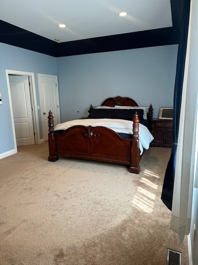 5238 Windmill Dr, Troy, MI 48085 - bedroom featuring recessed lighting, baseboards, visible vents, and light colored carpet