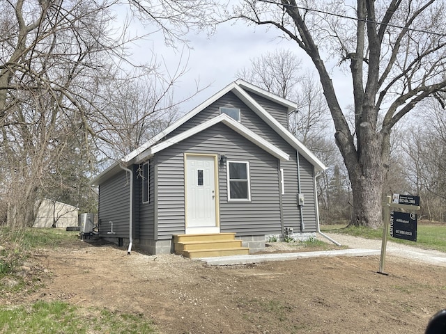 bungalow featuring entry steps
