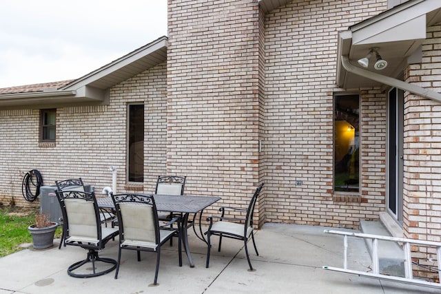 46498 Houghton Dr, Shelby, MI 48315 - view of patio / terrace featuring outdoor dining space