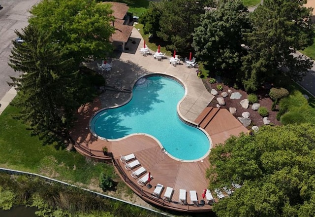 22068 Edgewater, Novi, MI 48375 - community pool with a patio area
