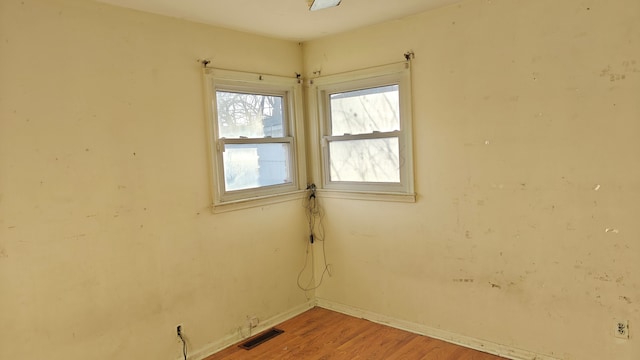 3851 Wellington St, Inkster, MI 48141 - unfurnished room with light wood-style floors, visible vents, and baseboards