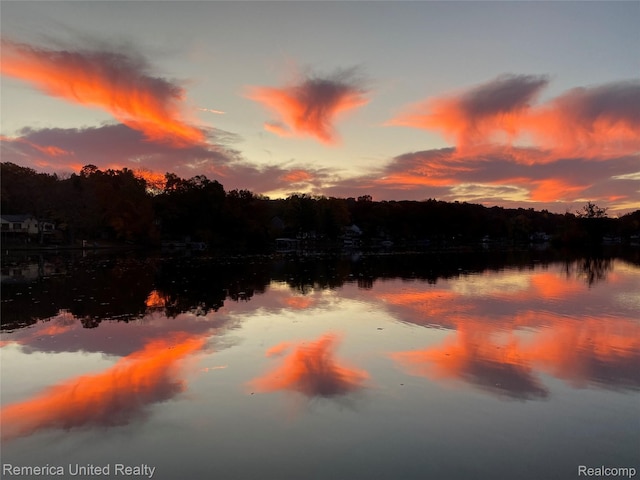 11449 Sunset Blvd, Pinckney, MI 48169 - water view