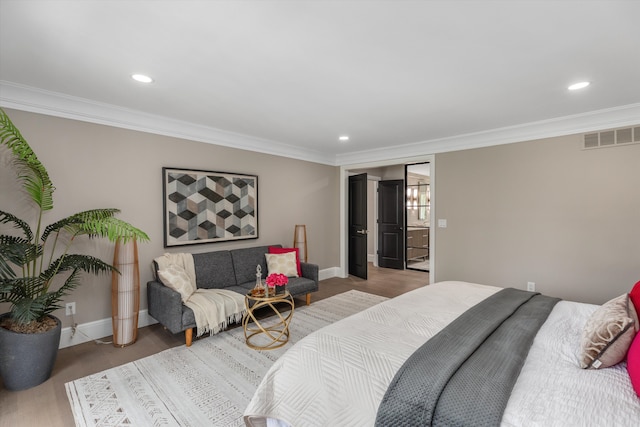 245 Chestnut Cir, Bloomfield Hills, MI 48304 - bedroom with crown molding, baseboards, wood finished floors, and recessed lighting