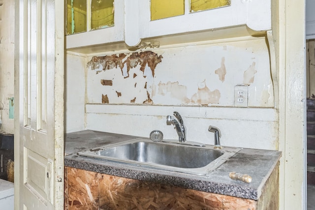 interior details featuring a sink