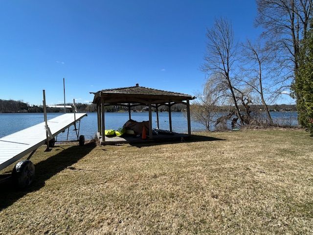 7000 Hillside Dr, Clarkston, MI 48346