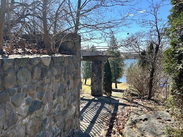 7000 Hillside Dr, Clarkston, MI 48346