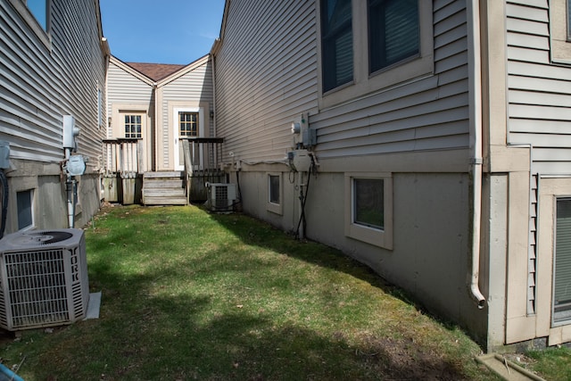 view of yard featuring cooling unit