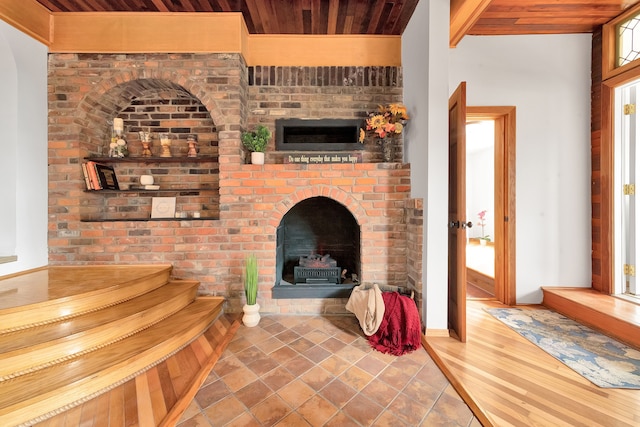 3628 Ford Ave, Jackson, MI 49203 - living area featuring wooden ceiling and baseboards