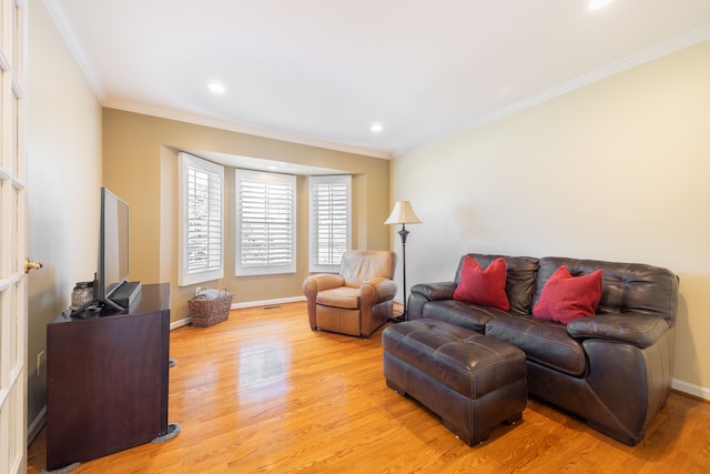 7837 Oak River Dr, Grosse Ile, MI 48138 - living room featuring baseboards, recessed lighting, light wood-type flooring, and ornamental molding