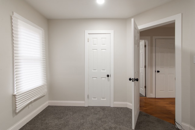 9661 Asbury Park, Detroit, MI 48227 - interior space with baseboards and carpet