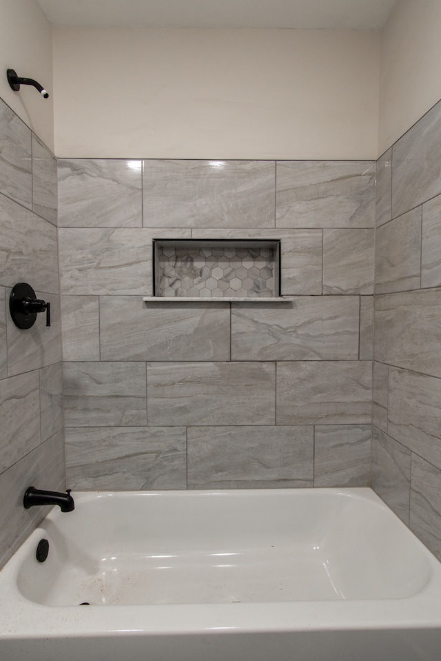 9661 Asbury Park, Detroit, MI 48227 - full bath featuring tub / shower combination