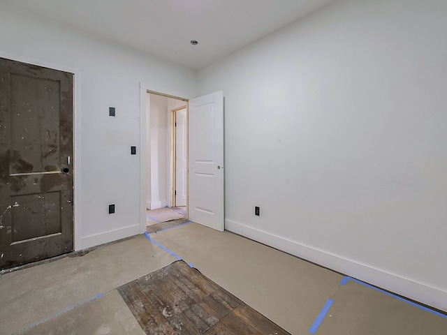 11765 Glenfield St, Detroit, MI 48213 - empty room with baseboards