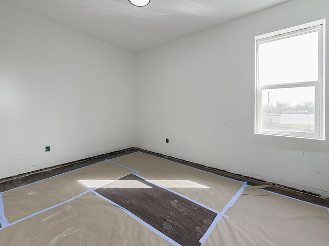 11765 Glenfield St, Detroit, MI 48213 - unfurnished room with a healthy amount of sunlight
