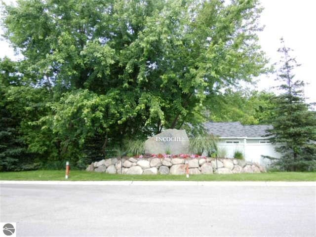 821 Wind Drift Dr, Traverse City, MI 49684