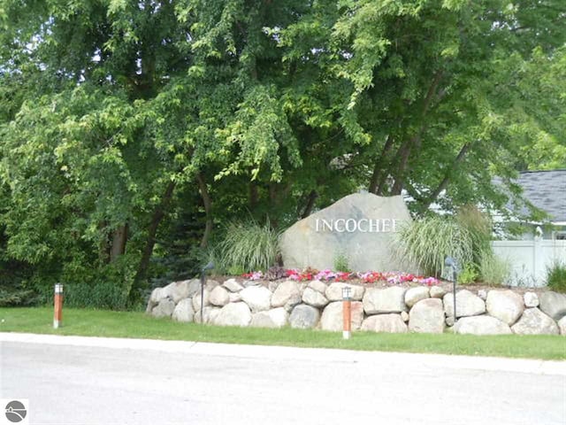 821 Wind Drift Dr, Traverse City, MI 49684