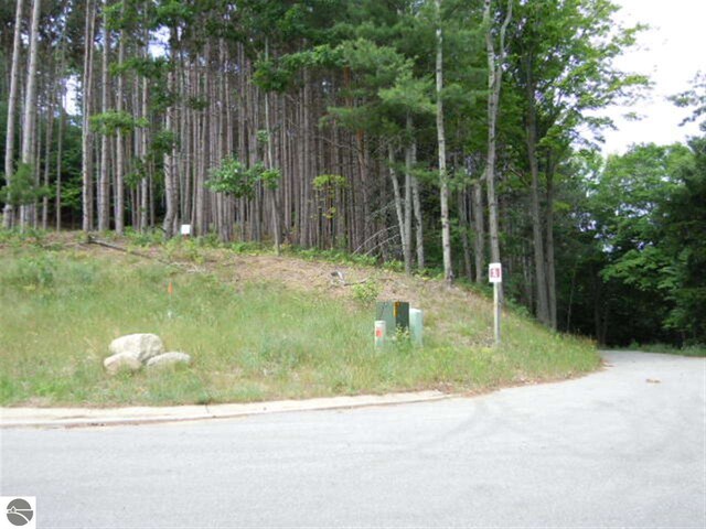821 Wind Drift Dr, Traverse City, MI 49684