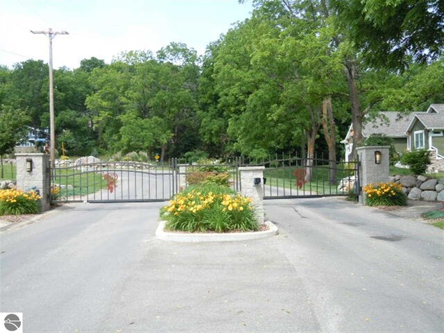 821 Wind Drift Dr, Traverse City, MI 49684