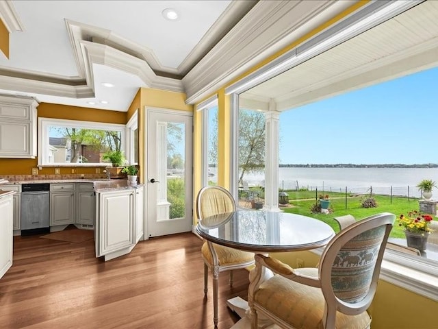 2011 W Lake Dr, Novi, MI 48377 - sunroom with a water view