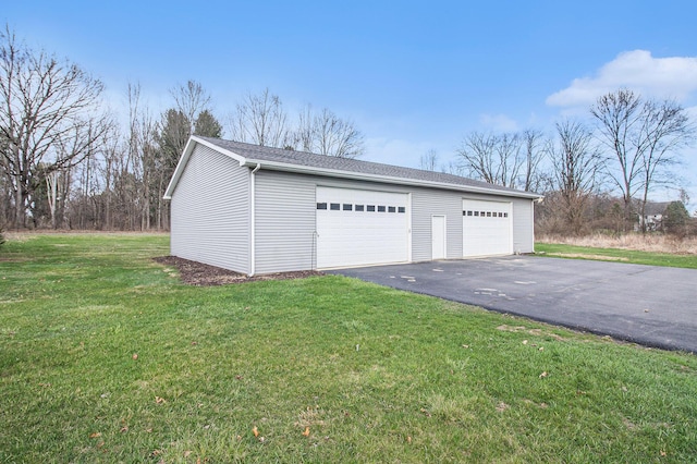 view of detached garage