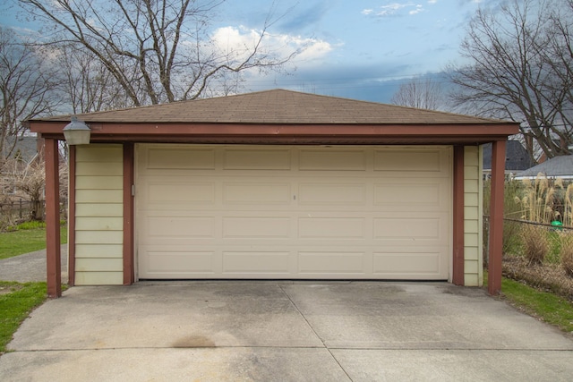 view of detached garage