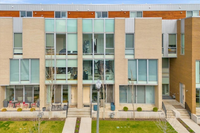229 Alfred St, Detroit, MI 48201 - view of apartment building / complex