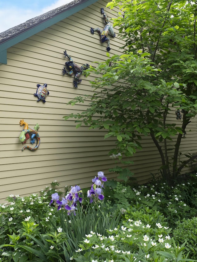 view of home's exterior