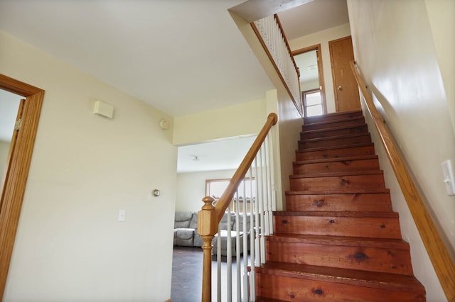 3353 Murphy Lake Rd, Millington, MI 48746 - view of stairway
