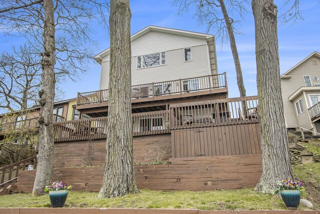 15095 N Barton Lake Dr, Vicksburg, MI 49097 - back of property featuring a wooden deck