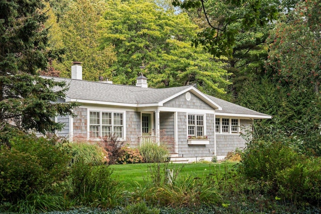 116 W Hill St, Leland, MI 49654