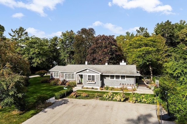 116 W Hill St, Leland, MI 49654