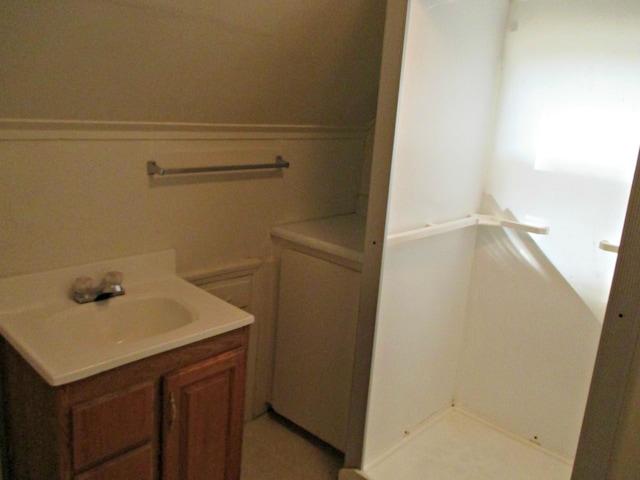 509 Mccourtie St, Kalamazoo, MI 49008 - bathroom featuring vanity