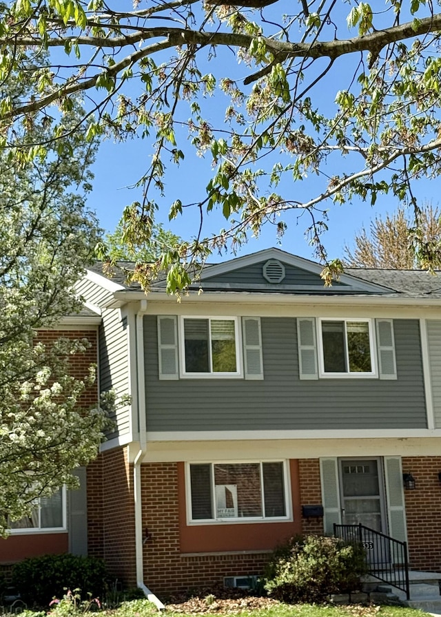 view of front facade with brick siding