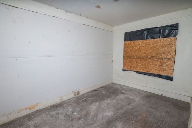 13057 Chelsea St, Detroit, MI 48213 - unfurnished room featuring visible vents